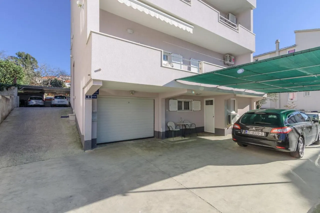 Apartments Meri Trogir