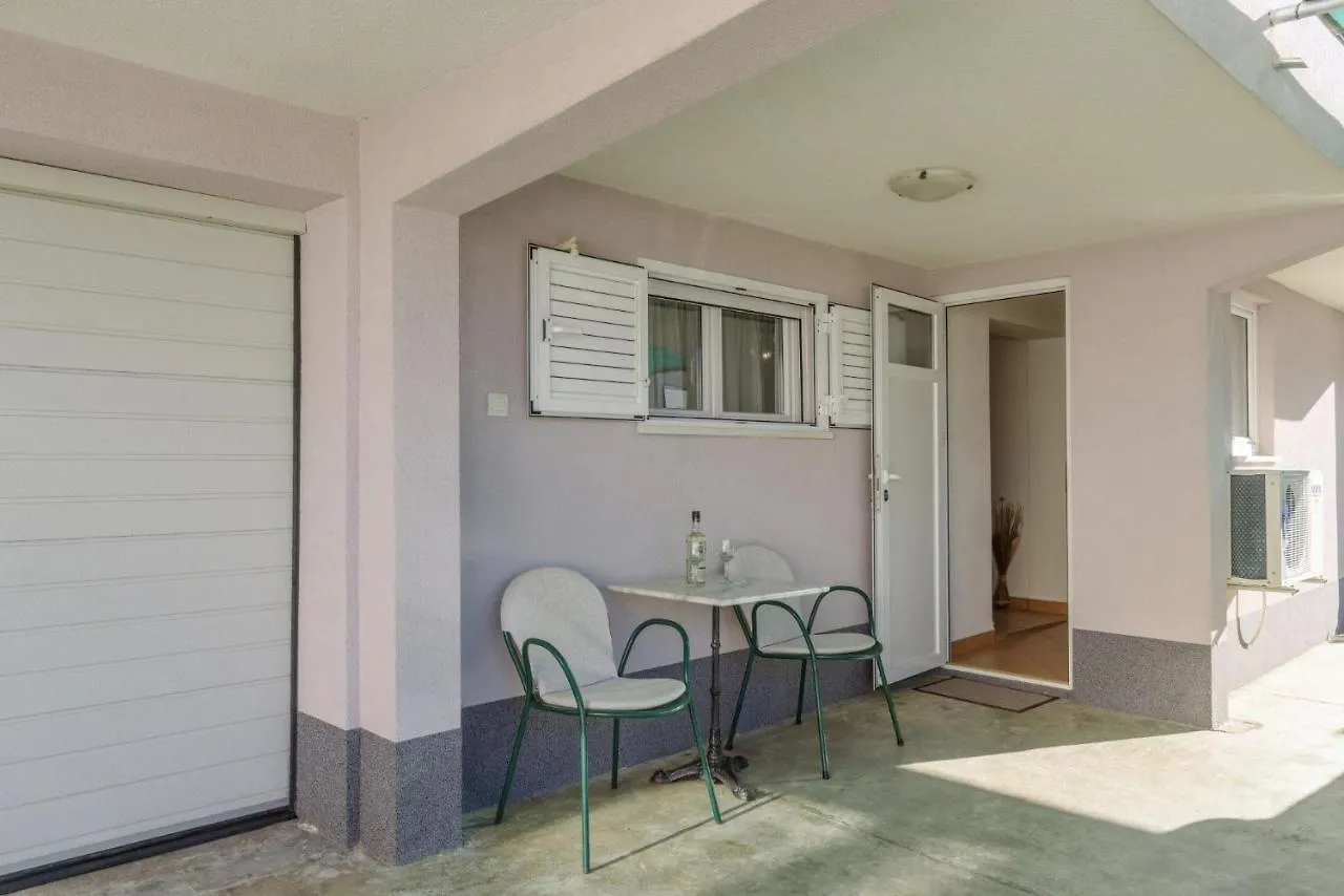 Apartments Meri Trogir Kroatien