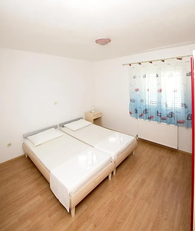 Apartments Meri Trogir 0*,
